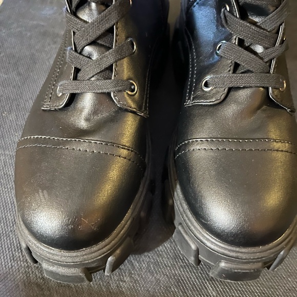 Circus by Sam Edelman Dinah black lace up lug sole combat boots size 8 1/2 m - Picture 7 of 8